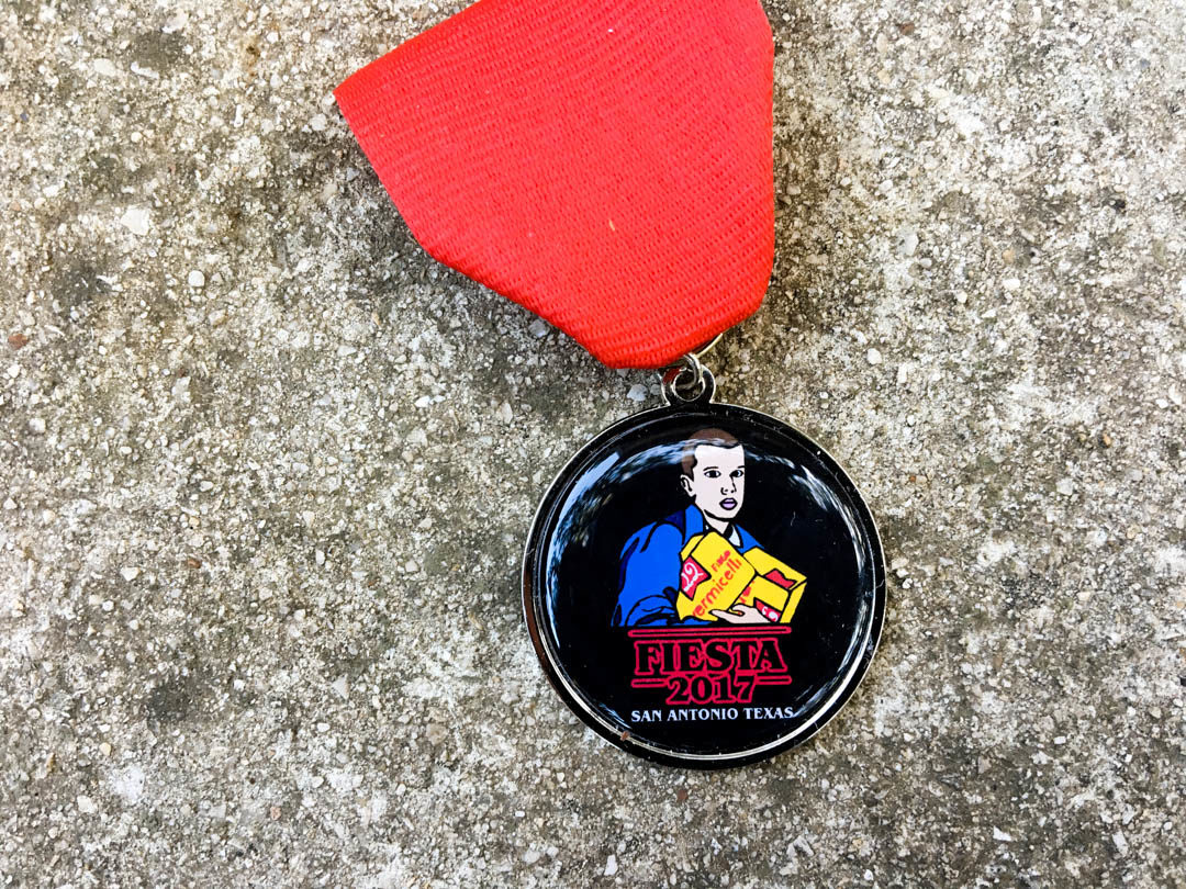 Stranger Things Fideo Fiesta Medal 2017